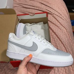 Nike court vision Lo